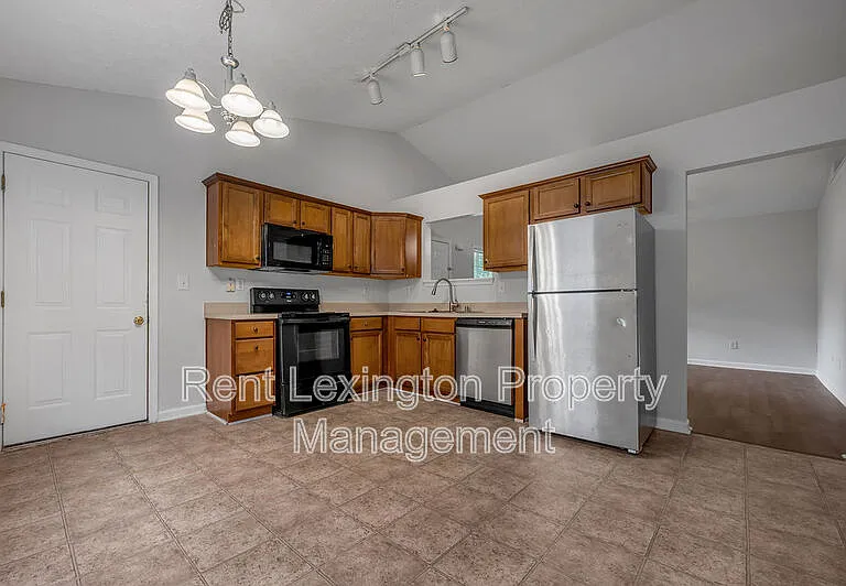 660 Morgan Hills Dr — Photo 3