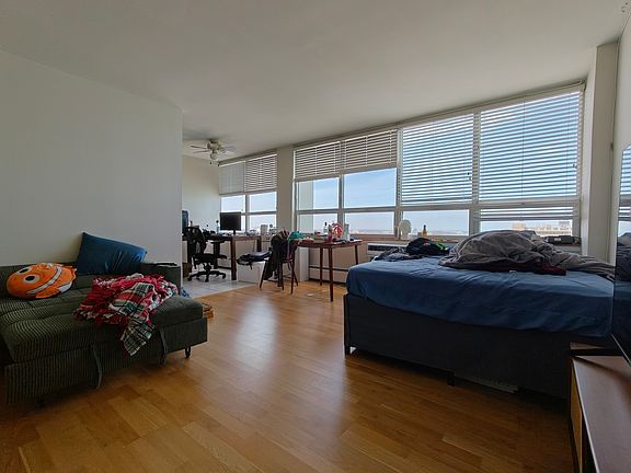 3rd image of 6171 N Sheridan Rd APT 2707