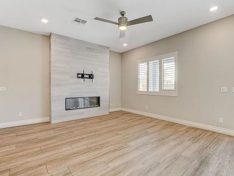 4124 Elegant Chateau St — Photo 23