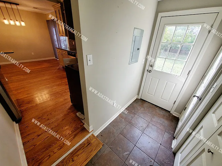 5428 Maple St — Photo 19