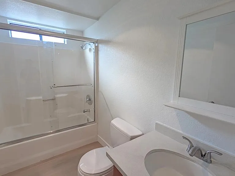 612 N 6th St #C — Photo 17