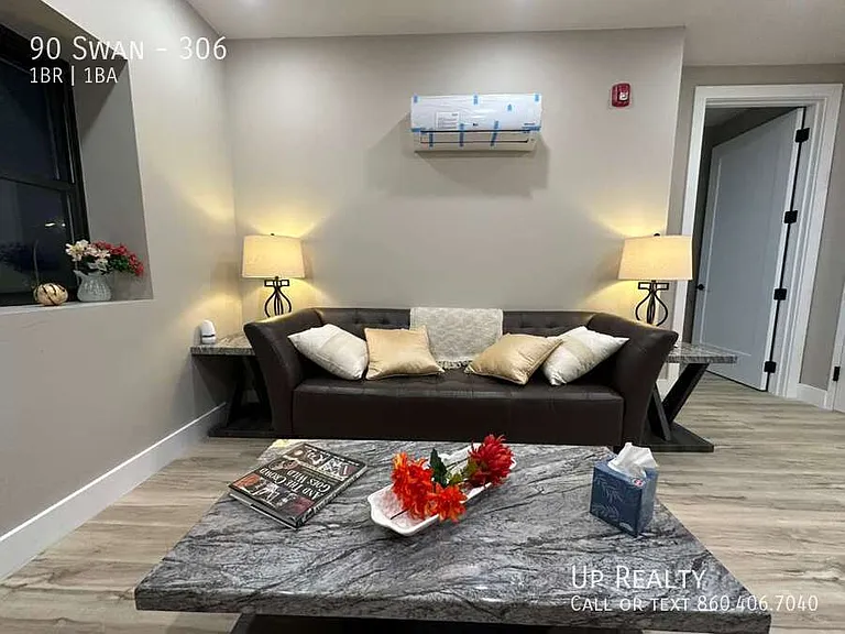 90 N Swan St #306 — Photo 33