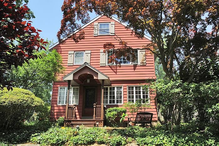 1st image of 10 Lincoln Pl