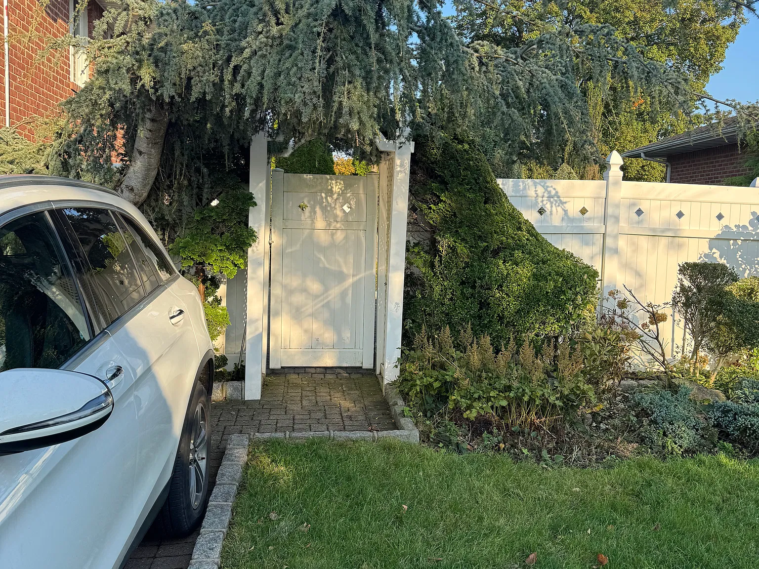 Childs Ave, Garden City South — Photo 1