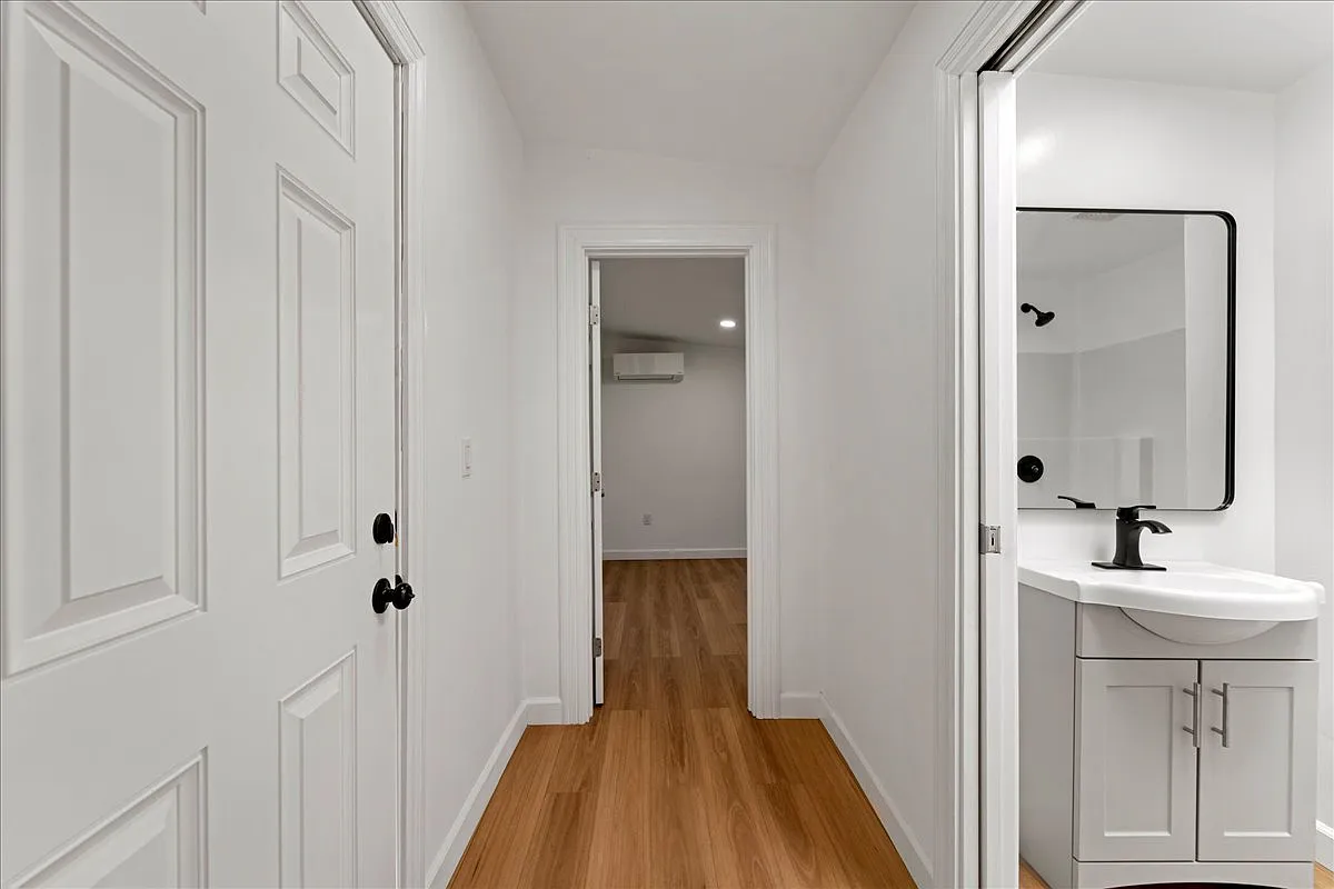 Studio, 450 sqft, $2,000 — Photo 2