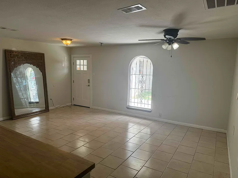 Charming 2-bedroom Guest House Apartment — Photo 4