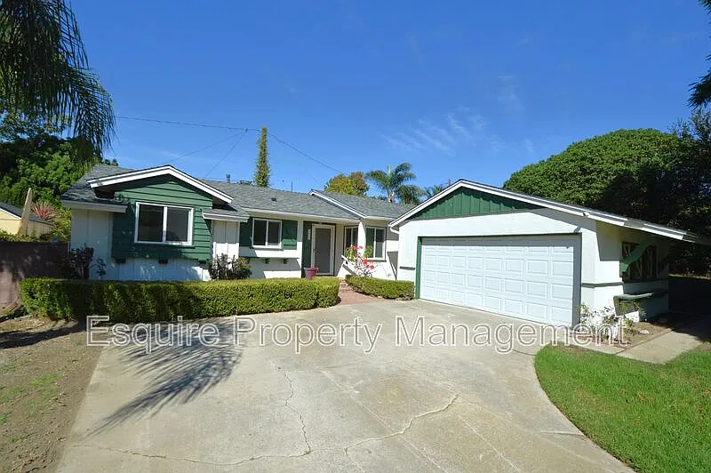 3 bed, 2.0 bath, 1426 sqft, $4,195 — Photo 2