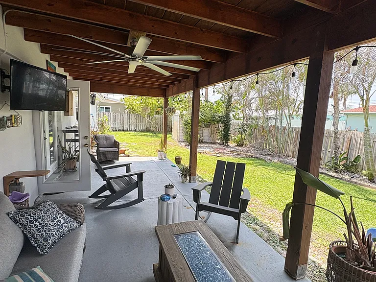 411 Atlantis Dr — Photo 10