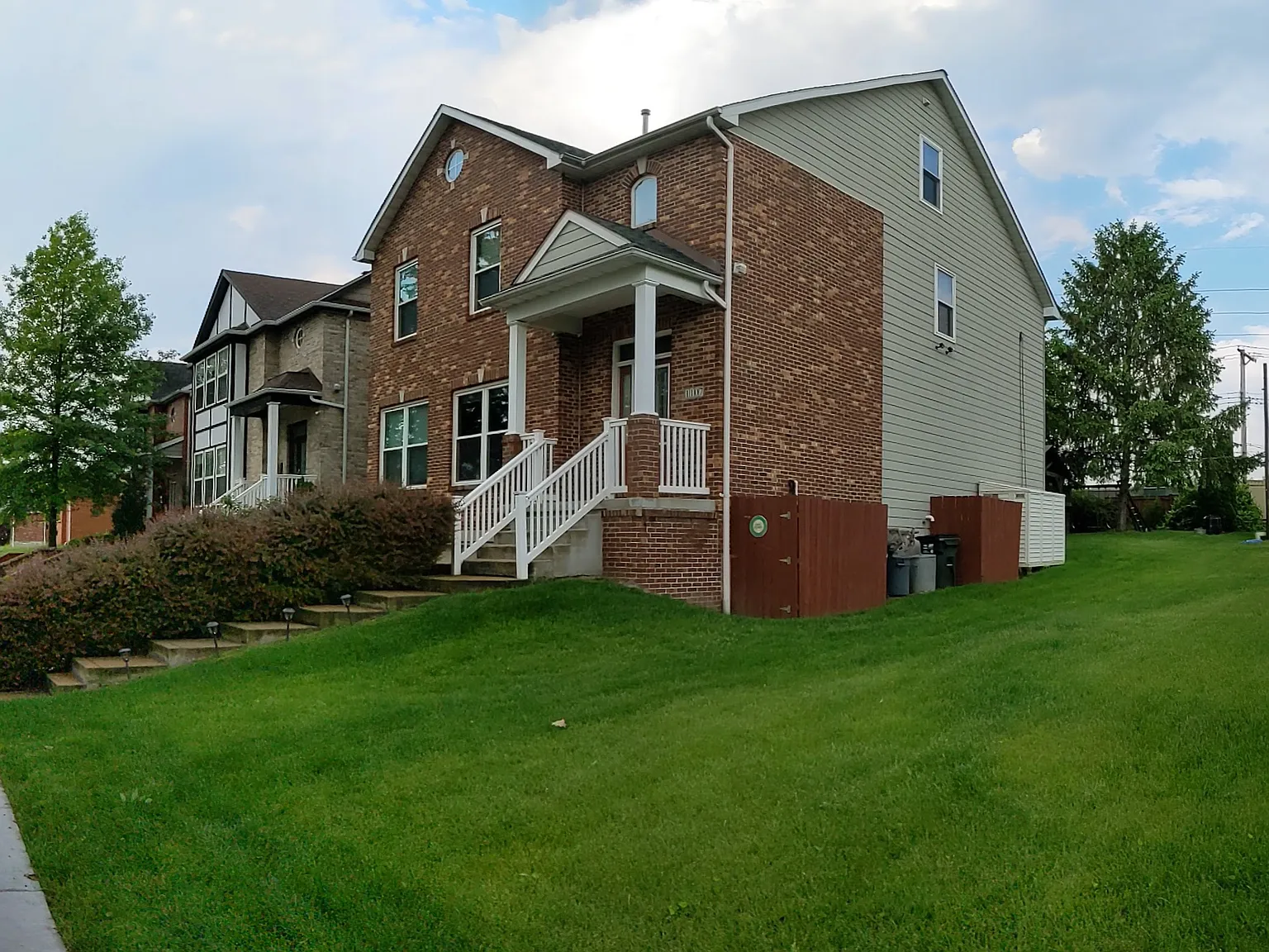 4 bed, 3.5 bath, 3500 sqft, $4,975 — Photo 2
