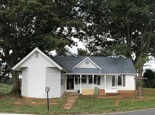 574 Old Newfound Rd, Leicester, NC 28748