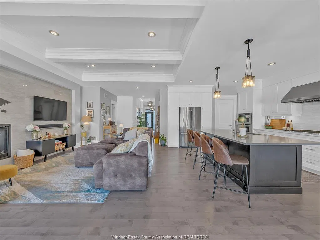 4 bed, 2050 sqft, $4,700 — Photo 3