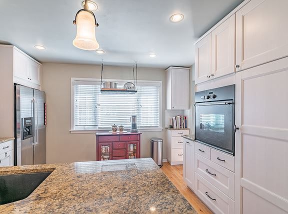 3rd image of 410 N Patton Ave