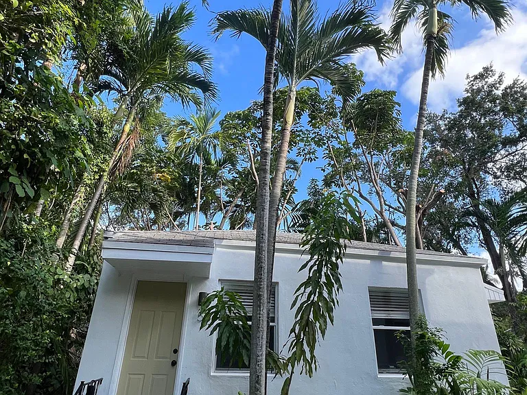 689 NE 61st St #5 — Photo 14