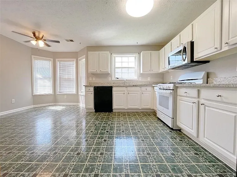 408 Lee Miller Dr — Photo 8