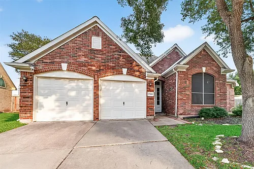17303 Kenton Crossing Ln Photo 1
