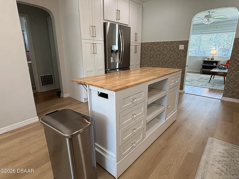 43 Warwick Ave — Photo 11