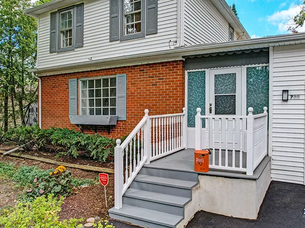 732 College Ave, Winthrop Harbor, IL 60096