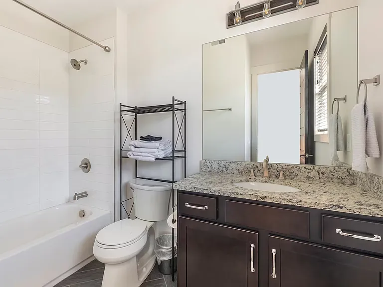 1027 E Trinity Ln #9 — Photo 9