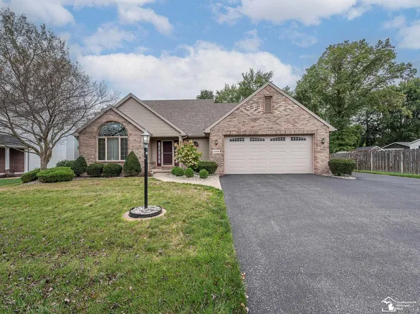 1046 Eagle Ln, Temperance, MI 48182