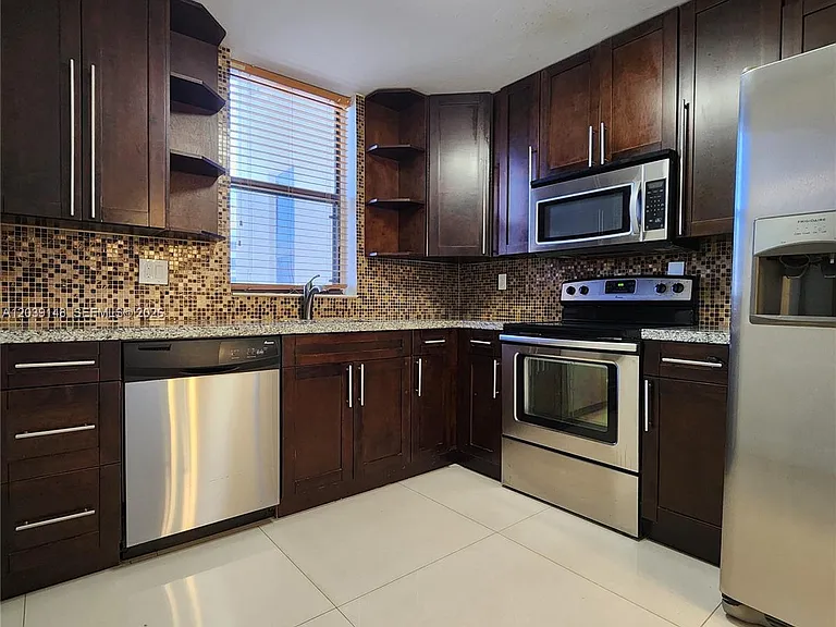 18181 NE 31st Ct #1910 — Photo 5