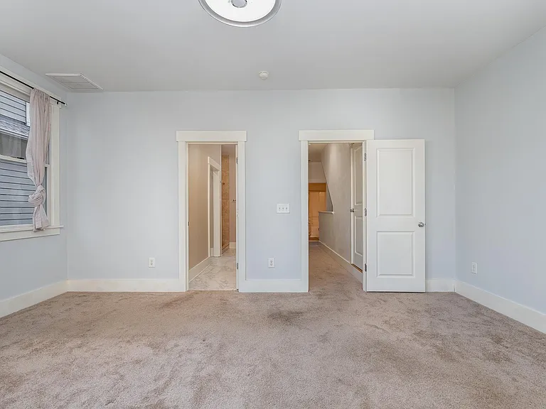 1239 Great Ridge Pkwy — Photo 8