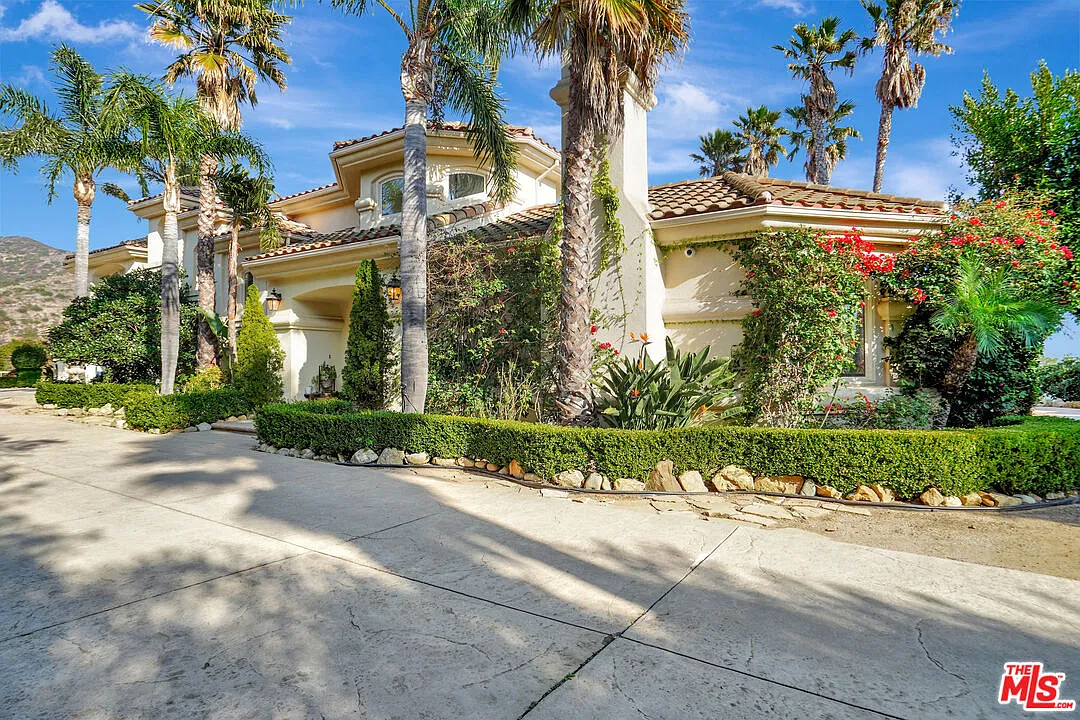 5 bed, 5.5 bath, 5369 sqft, $23,500 — Photo 4