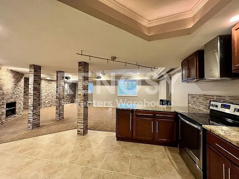15861 Linden St — Photo 33