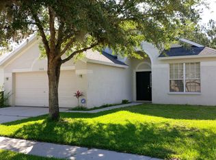 5612 Hawklake Rd, Lithia, FL 33547