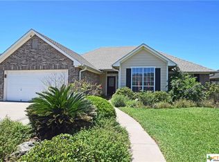 303 Green Gable Dr, Victoria, TX 77904