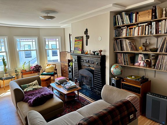 3rd image of 444 Prentiss St