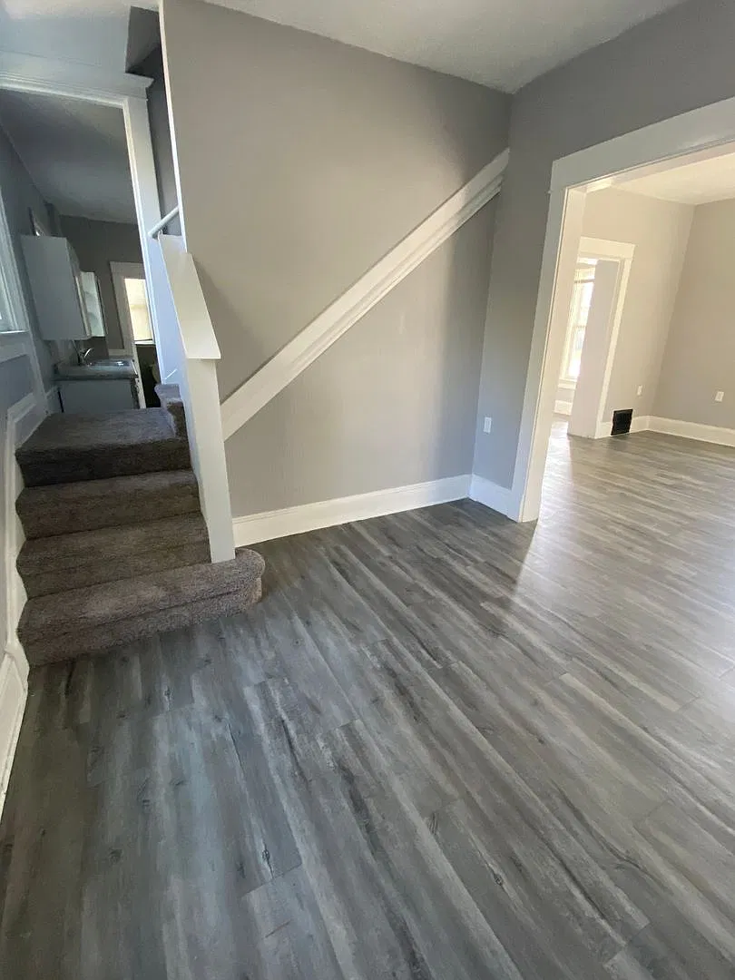 3 bedroom 1 1/2 bath home in Rock Island — Photo 2