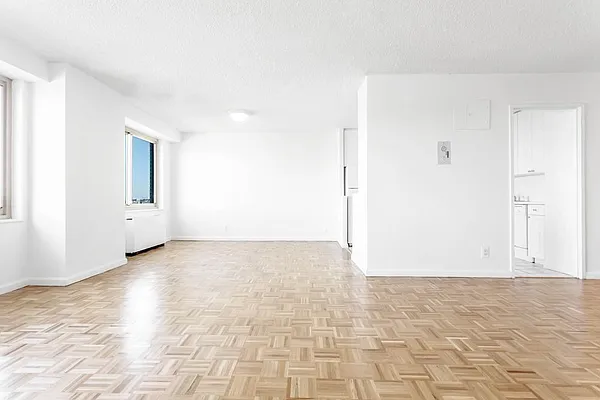 Rented by Olnick Organization | media 1