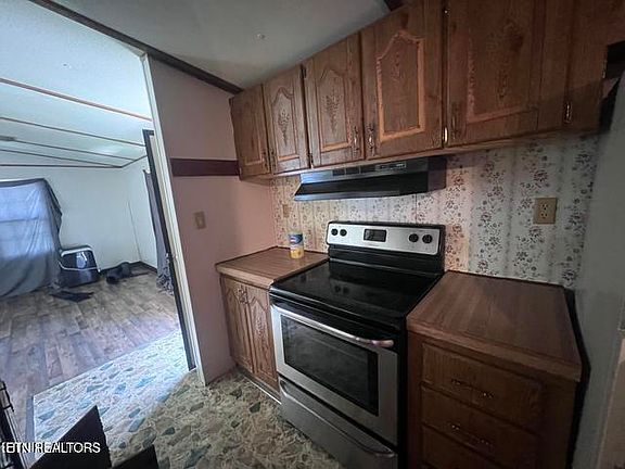 3rd image of 5285 White Oak Rd