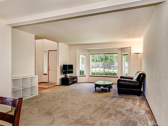 4th image of 17914 47th Ave W