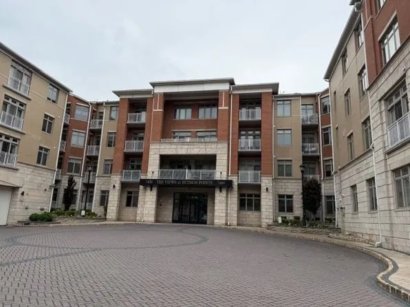 7400 River Rd APT 427, North Bergen, NJ 07047