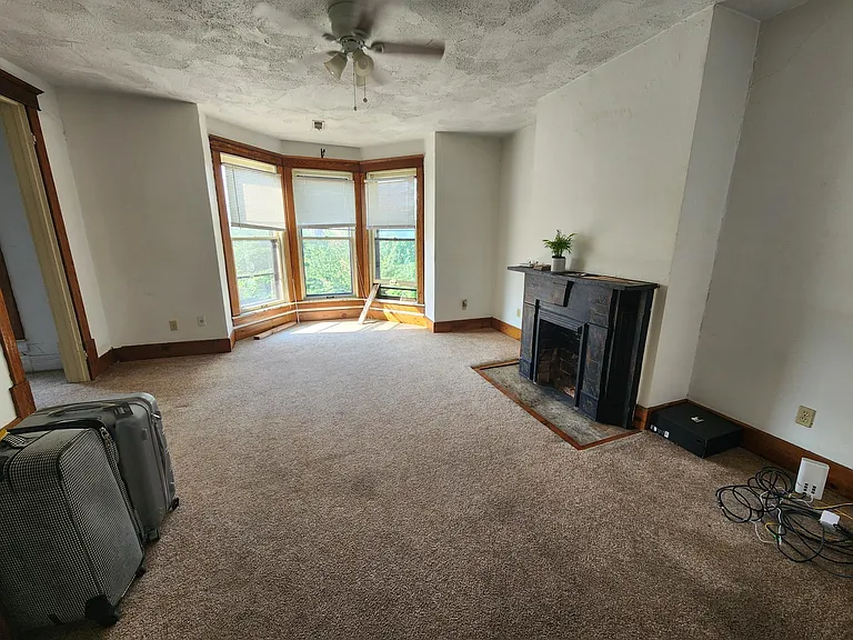616 Ferry St #3 — Photo 2