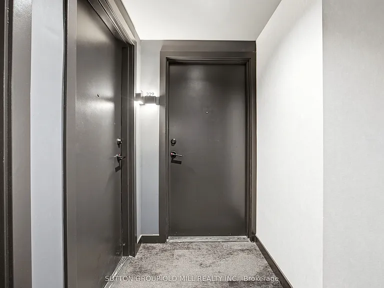 689 The Queensway #329 — Photo 3