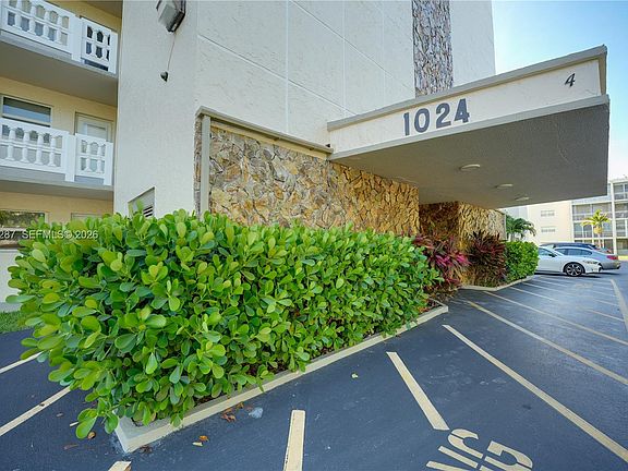 2nd image of 1024 SE 3rd Ave APT 102