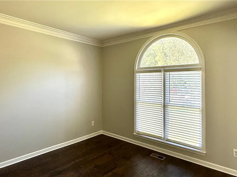 2020 Bentwood Ct — Photo 5