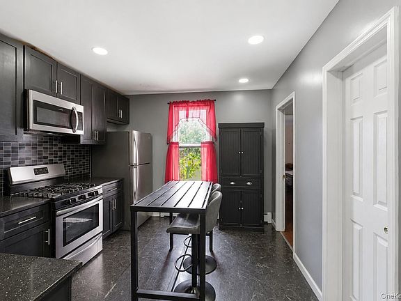 3rd image of 180 Fountain Avenue
