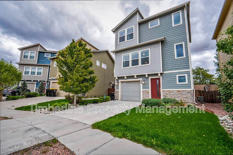 3 bed, 2.0 bath, 1494 sqft, $2,275 — Photo 2