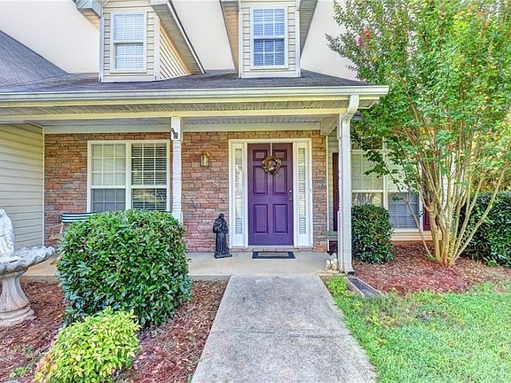 3rd image of 34 Cabots Creek Dr