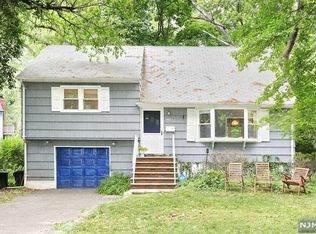282 Cedarcroft Rd, Ridgewood, NJ 07450