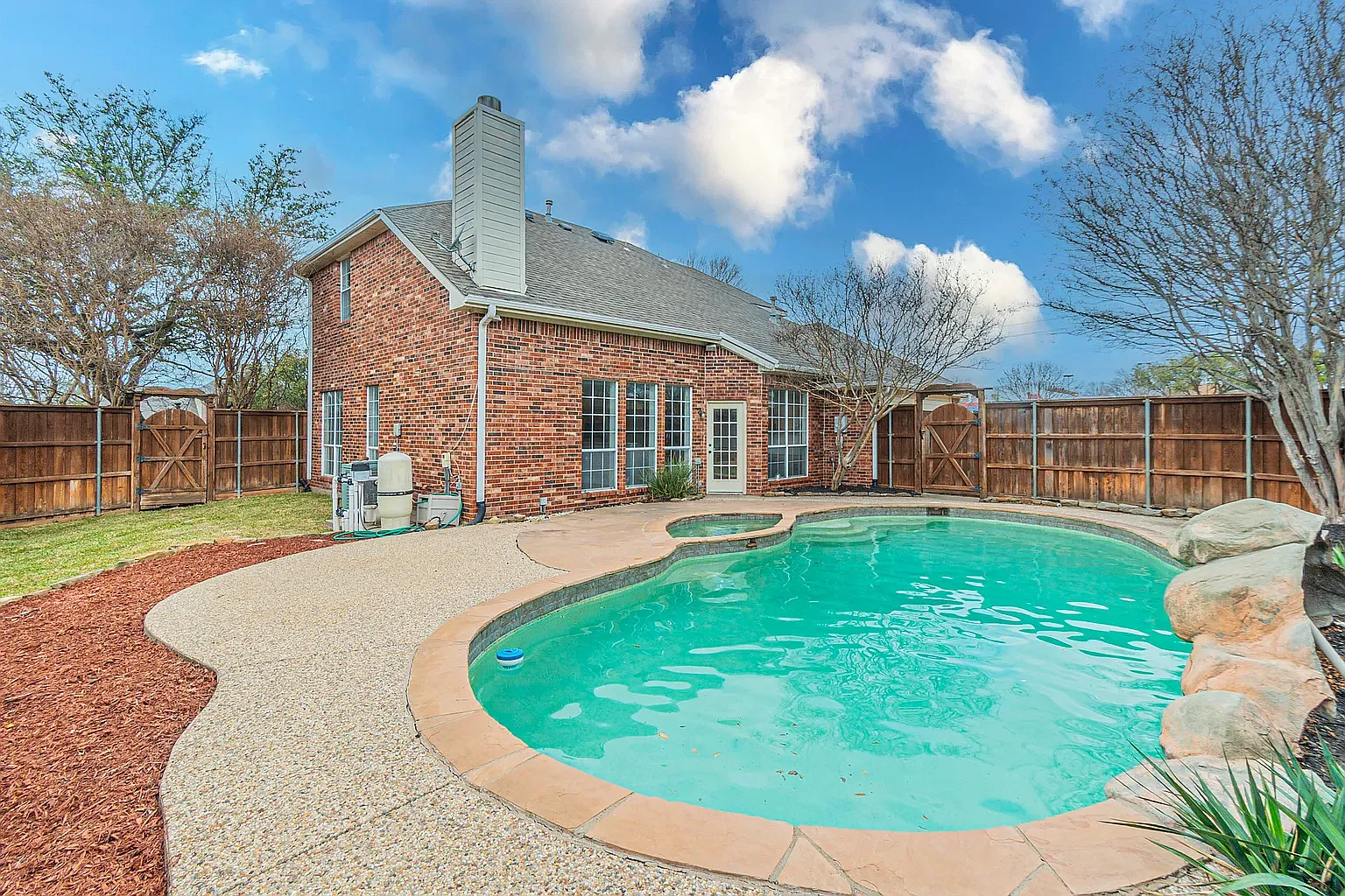 3 bed, 2197 sqft, $3,490 — Photo 4