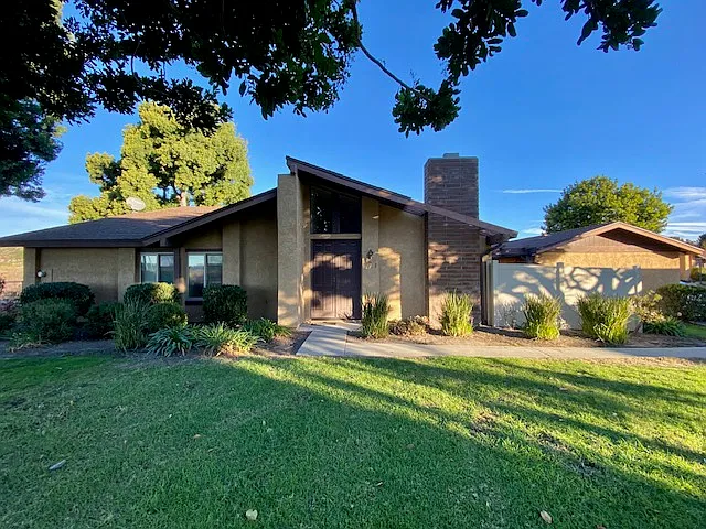 3408 Orchard Way — Photo 3