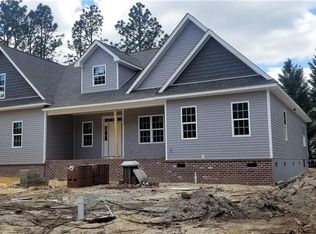 2 Macon Ln, Pinehurst, NC 28374