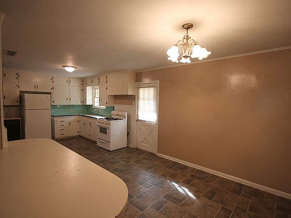 2nd image of 2111 Glenbrook Dr