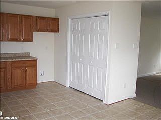 2nd image of 8248 Lansdowne Rd