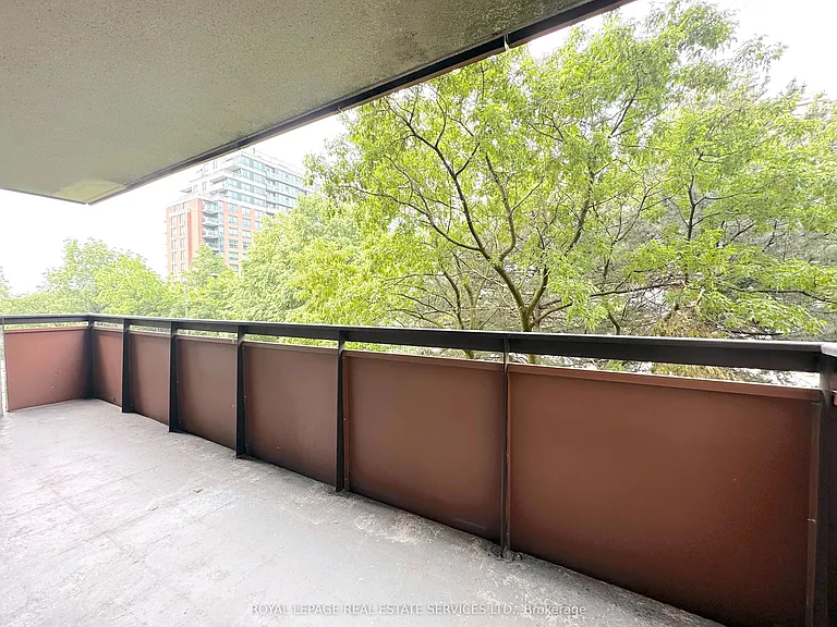165 La Rose Ave #301 — Photo 18