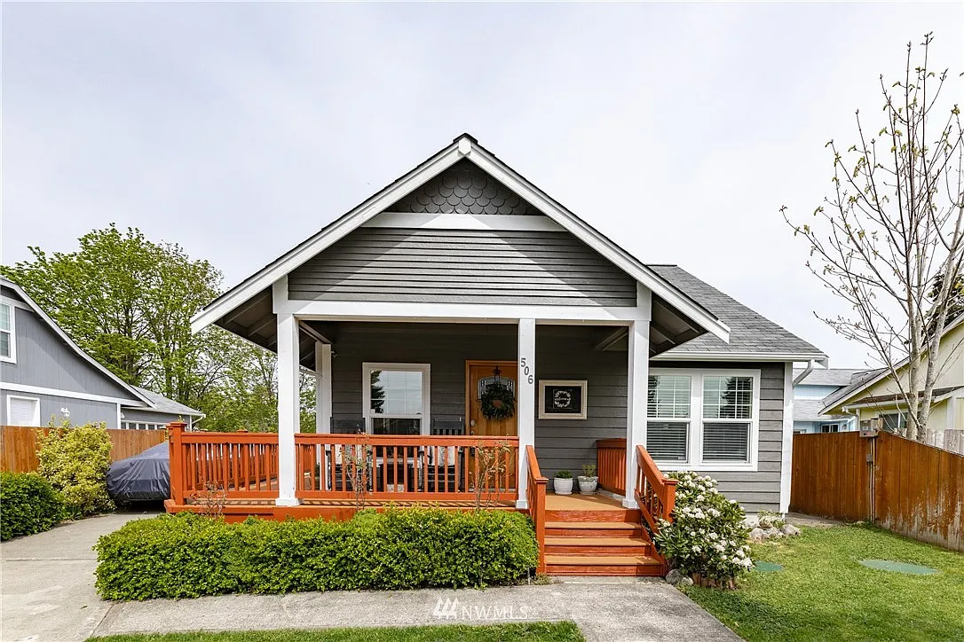 506 Van Trump NW photo 1